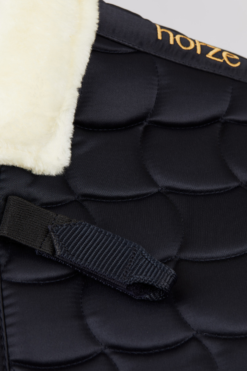 Horze Houston All Purpose Saddle Pad With Faux Fur 23 Horze Houston All Purpose Saddle Pad With Faux Fur -Weatherbeeta Store 17400 VDB 2