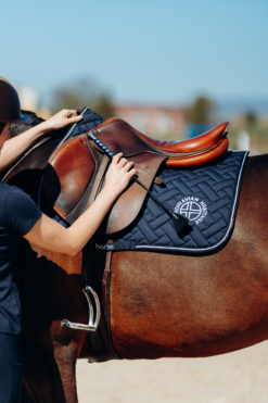 Horze Oslo All Purpose Saddle Pad 19 Horze Oslo All Purpose Saddle Pad -Weatherbeeta Store 17405 vdb 03