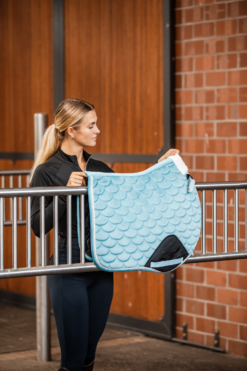 Horze Geneva All Purpose Saddle Pad With Faux Fur 29 Horze Geneva All Purpose Saddle Pad With Faux Fur -Weatherbeeta Store 17426 SIB 4