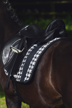 Eskadron Essence 22/23 Big Square Glossy Dressge Saddle Pad -Weatherbeeta Store 342542 BL WH LOGR 4