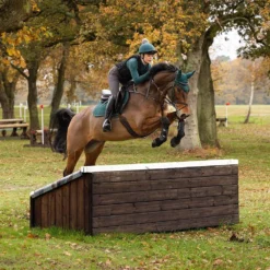 LeMieux Suede Close Contact Saddle Pad Spruce -Weatherbeeta Store it03258 lifestyle suedeclosecontactsquare spruce 4 2